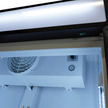 Vitrine verticale 2 portes blanche à roulettes de 670L LED